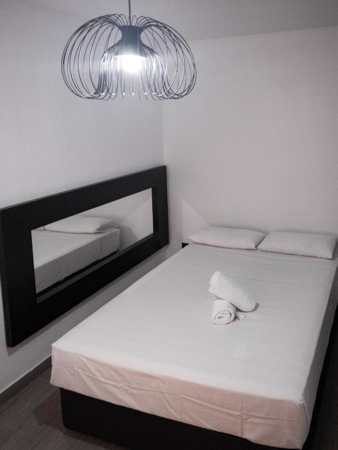 Hostal Andrea Madrid Kültér fotó