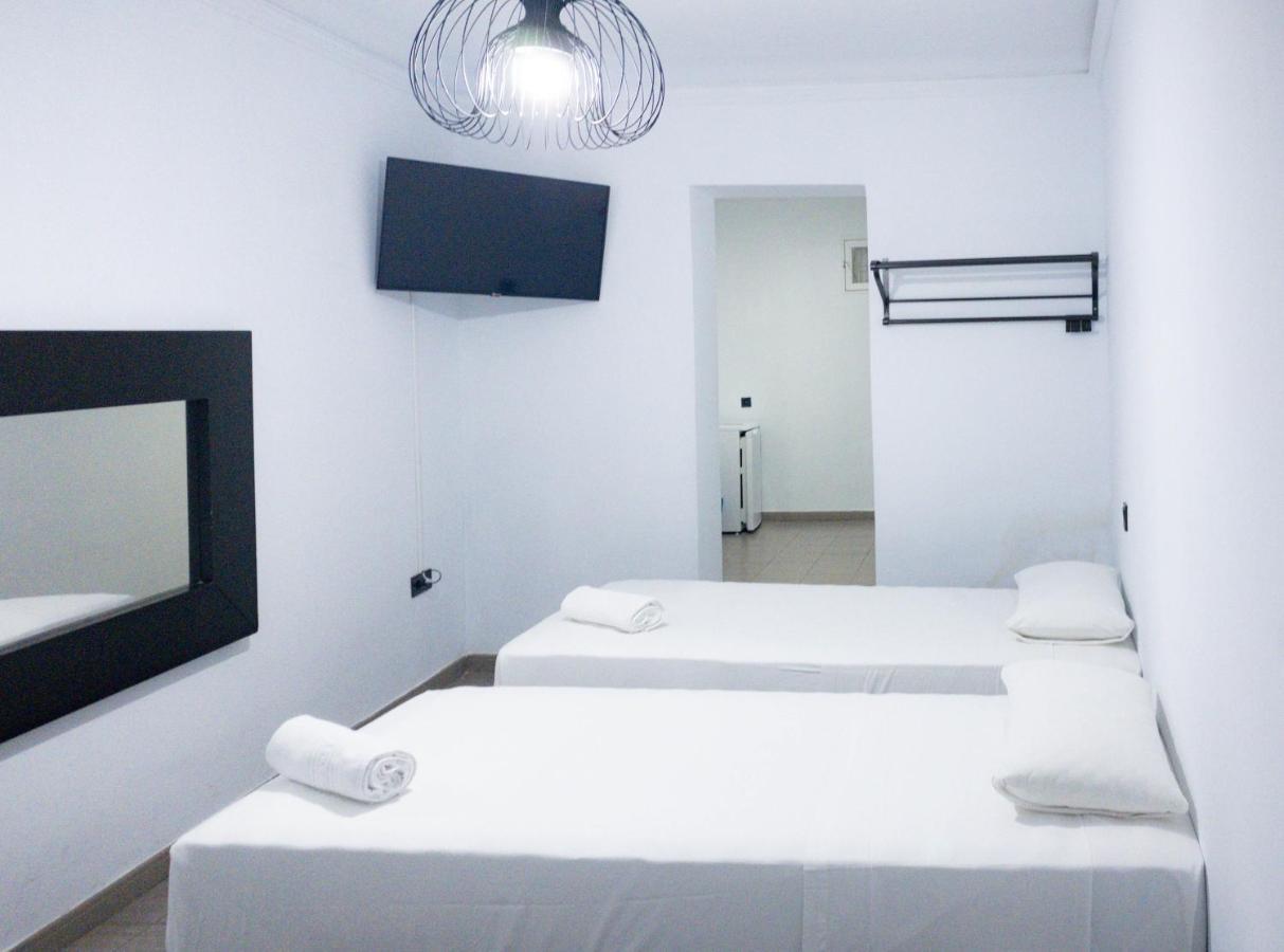 Hostal Andrea Madrid Kültér fotó
