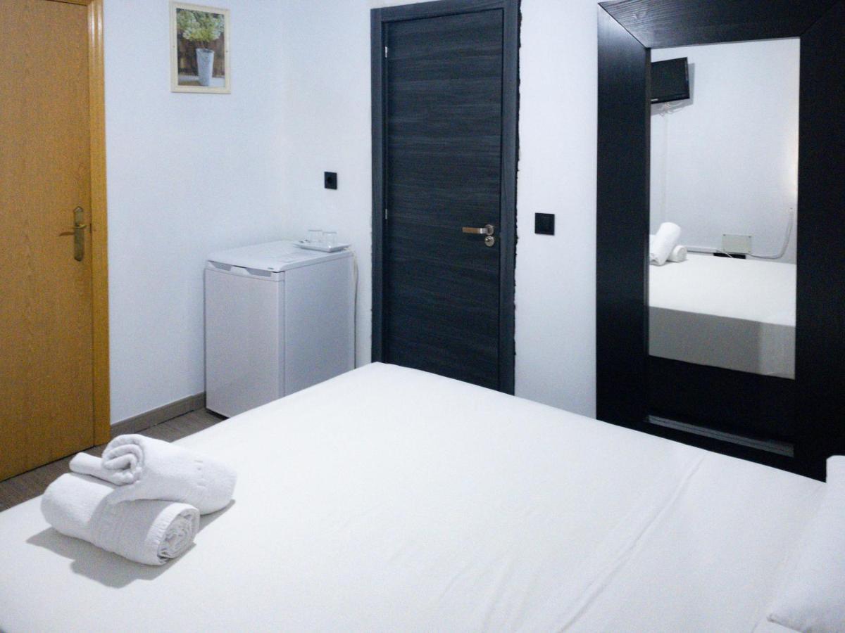 Hostal Andrea Madrid Kültér fotó