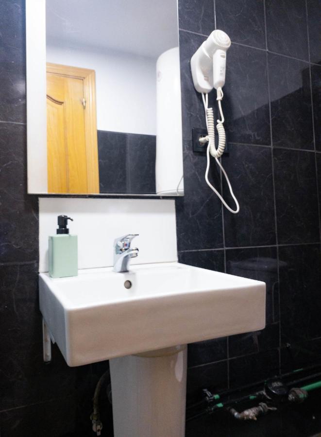 Hostal Andrea Madrid Kültér fotó