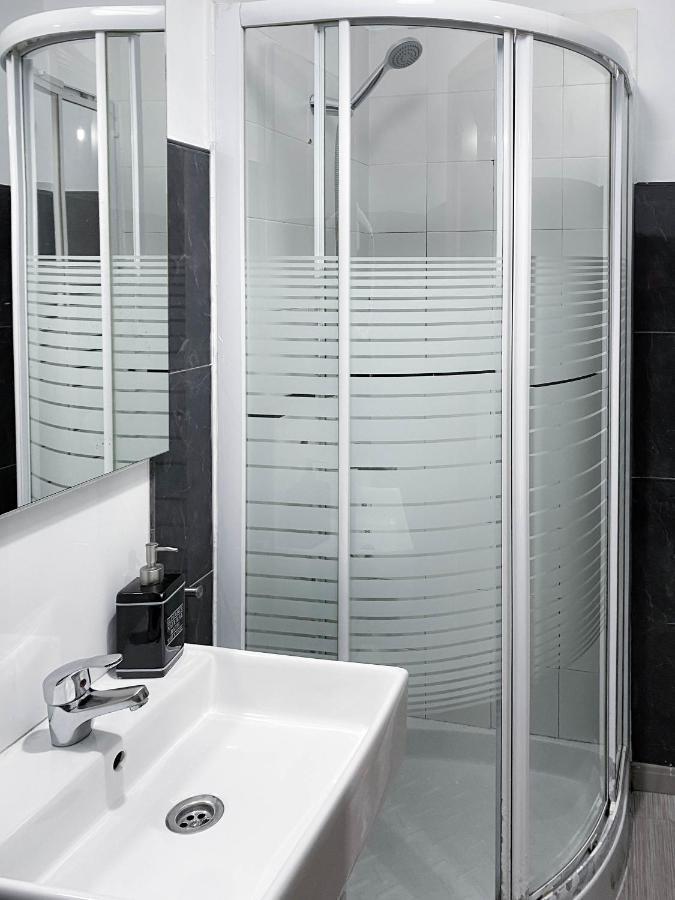 Hostal Andrea Madrid Kültér fotó